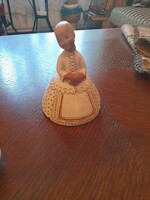 Gácsér Kata keramikus festett kerámia figura