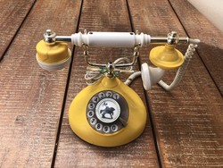 Antique style phone. Works!!