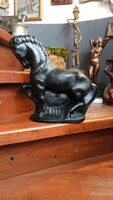 Ceramic horse statue, 28 x 32 cm, a rarity.