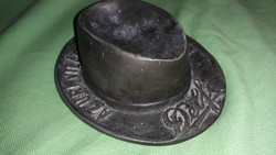 Antique - delfi - gentleman's rabbit hair hat advertisement heavy metal table decoration ashtray as shown in the pictures