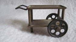 Zsúrkocsi miniatűr fém babaház baba konyha kiegészítő bababútor
