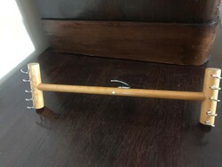 Retro, wooden hanger. Skirt hanger. In completely new condition. 5 skirts can be placed on it.
