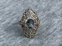 Gyönyörű női ezüst gyűrű misztikus topázzal és opálokkal