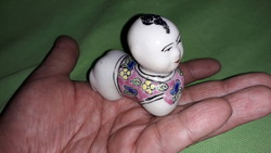 Régi apró kínai porcelán figura asztaldísz polcdísz HIBÁTLAN 7 X 5 cm képek szerint