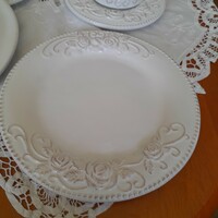 Domború rózsás mintás süteményes tányér