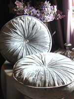 2 pcs Gray Velvet Throw Pillows