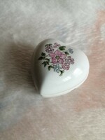 Zsolnay porcelán szív alakú bonbonier
