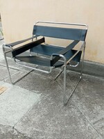 Bauhaus design wassily chair, design by Marcel Breuer, in good condition, upholstered in leather