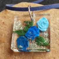 Blue rose resin square pendant