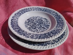 Beautiful English porcelain, 4 deep, 4 large flat plates
