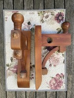 Pair of beautiful old wooden cornice brackets
