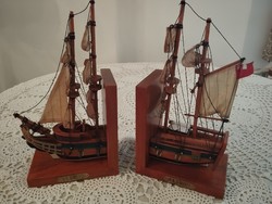 Very nice boat bookend in perfect condition