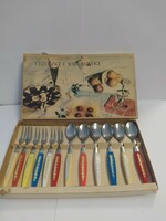 Retro plastic colorful fork and spoon set