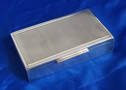 Hungarian Mint Silver Card v. Cigarette holder box