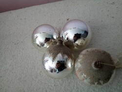 4 old Christmas tree balls