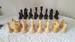 Ritka nagyméretű klasszikus fa sakkfigura készlet