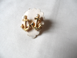 Gold colored anchor, iron cat earrings