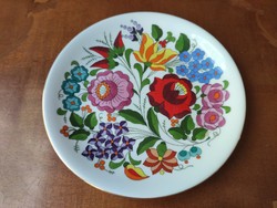 Kézi festésű magyar kalocsai virágos porcelán falitányér