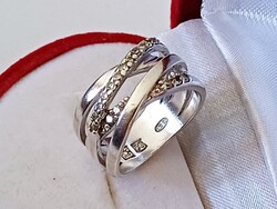 Victoria női ezüst gyűrű cirkónia kövekkel
