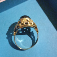 Fekete köves arany gyűrű