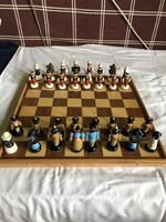Régebbi sakk készlet+doboz festett népi motívumos