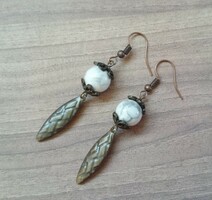 Howlit white mineral earrings with bronze decorations