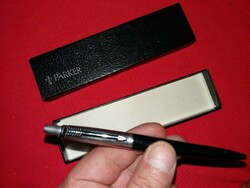 Old parker ballpoint pen with its box, excellent condition as shown in the pictures