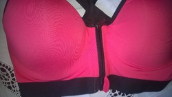 Pink sports bra with front zipper 80c new in box