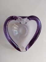 Lila szív alakú üveg hamutartó