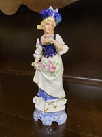 Echt Kobalt porcelán: Lány virágokkal figura