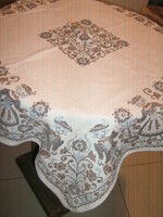 Beautiful vintage bavarian motif burst on a white background Tyrolean girl-boy woven tablecloth