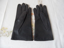 Black velor lined women's gloves (7.5-Es)