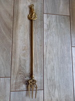 Masszív antik réz villás piszkavas (45,5x4,5 cm)