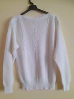 Hand-knitted white sweater. 40's