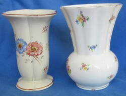 2 db retró virágmintás  porcelán váza,egy enyhén hibás 13,5 cm , 13 cm magas