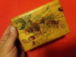Antik 1908.kézzel festett ajándék virágos fadoboz "Bözsinek szeretettel Maca " a képek szerint