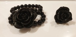 Bracelet and ring set with black roses