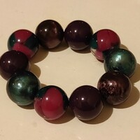 Plastic large berry bracelet with ruby zoisite effect