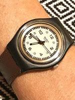 Flawless factory condition swatch unisex wristwatch, with new hirsch strap, new battery!