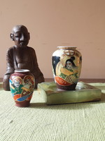 Két Satsuma - díszítéses kis japán porcelán váza - együtt