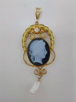 343T. From HUF 1 10k gold 2.46G Art Nouveau cameo miniature, with baroque pearl and brilliant (0.04Ct)