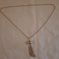 Retro golden necklace with pendant