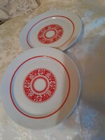 Alföldi plate in a pair with red flowers