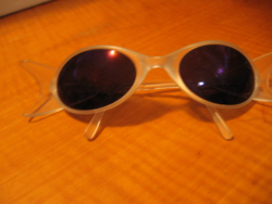 Retro side wing sunglasses