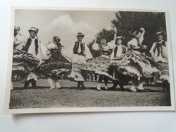 D198837 young people dancing in folk costumes 1940k photo sheet