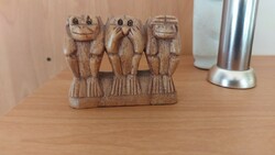 (K) small wooden sculpture of 3 monkeys