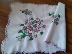 Embroidered tablecloth, violet pattern 30 x 84 cm 2500 ft
