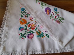 Embroidered tablecloth 35 x 82 cm 2000 ft