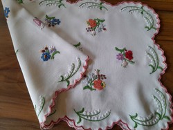 Embroidered tablecloth, 30 x 80 cm 2500 ft