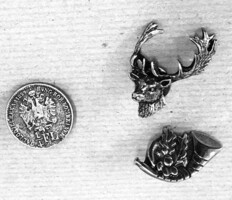 Hunting Badge and Monarchical Silver Button Combined! At MOM! Payment by bank transfer, shipping available! No email! 9000 Ft